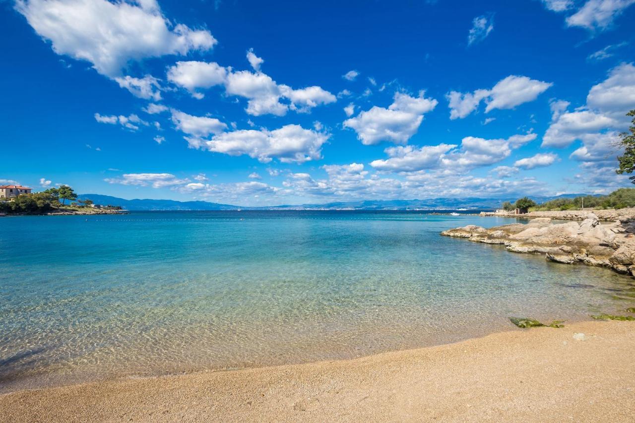 Apartments By The Sea Vantacici, Krk - 5347 Malinska Exteriér fotografie